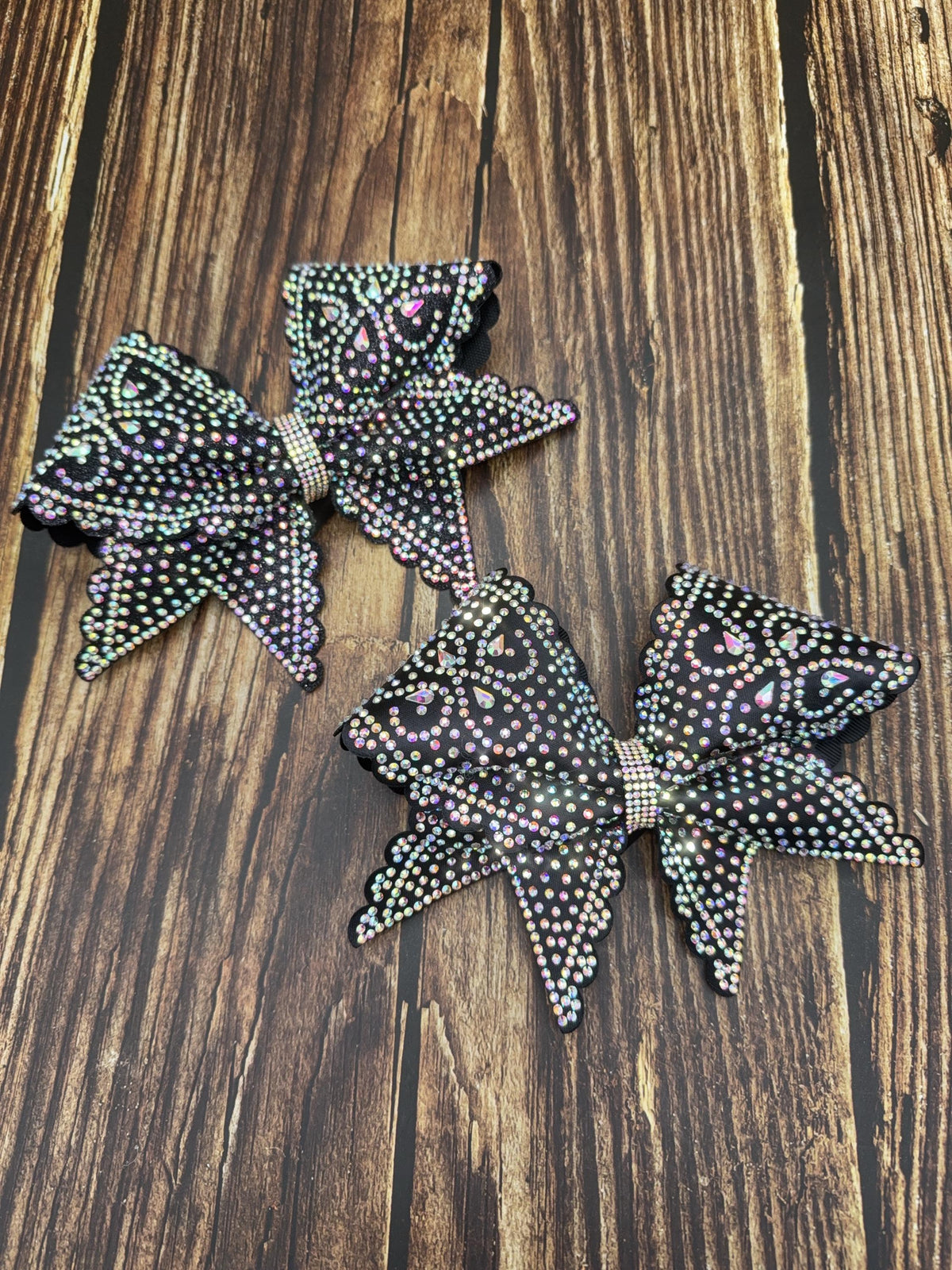 Scallop Bubble Edge Cheer Bow with Teardrop stones: Rhinestone All-Star Competition Bow